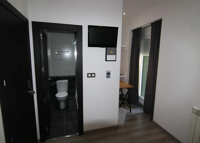 Hostal Mh Fuencarral Madrid